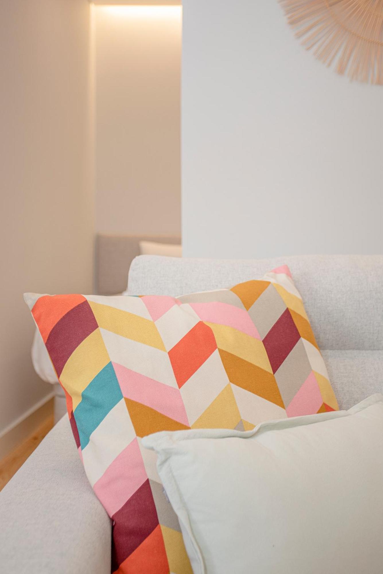 Liiiving In Porto - Aliados Stone Apartment المظهر الخارجي الصورة